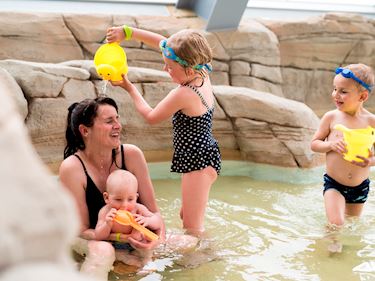 Familie i badelandet | Sommerferie hos Landal GreenParks