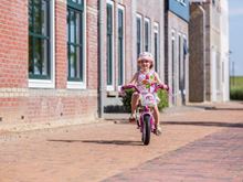 Pige på cykel | Bilfri ferie | Landal GreenParks